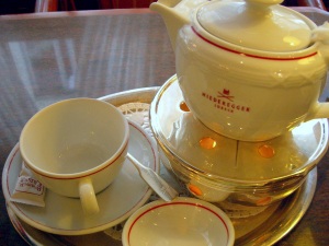 Niederegger tea set